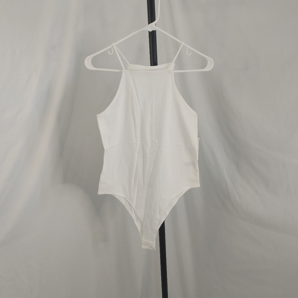 A New Day White Halter Bodysuit Size Medium NWT Minimalist Sleeveless Stretch